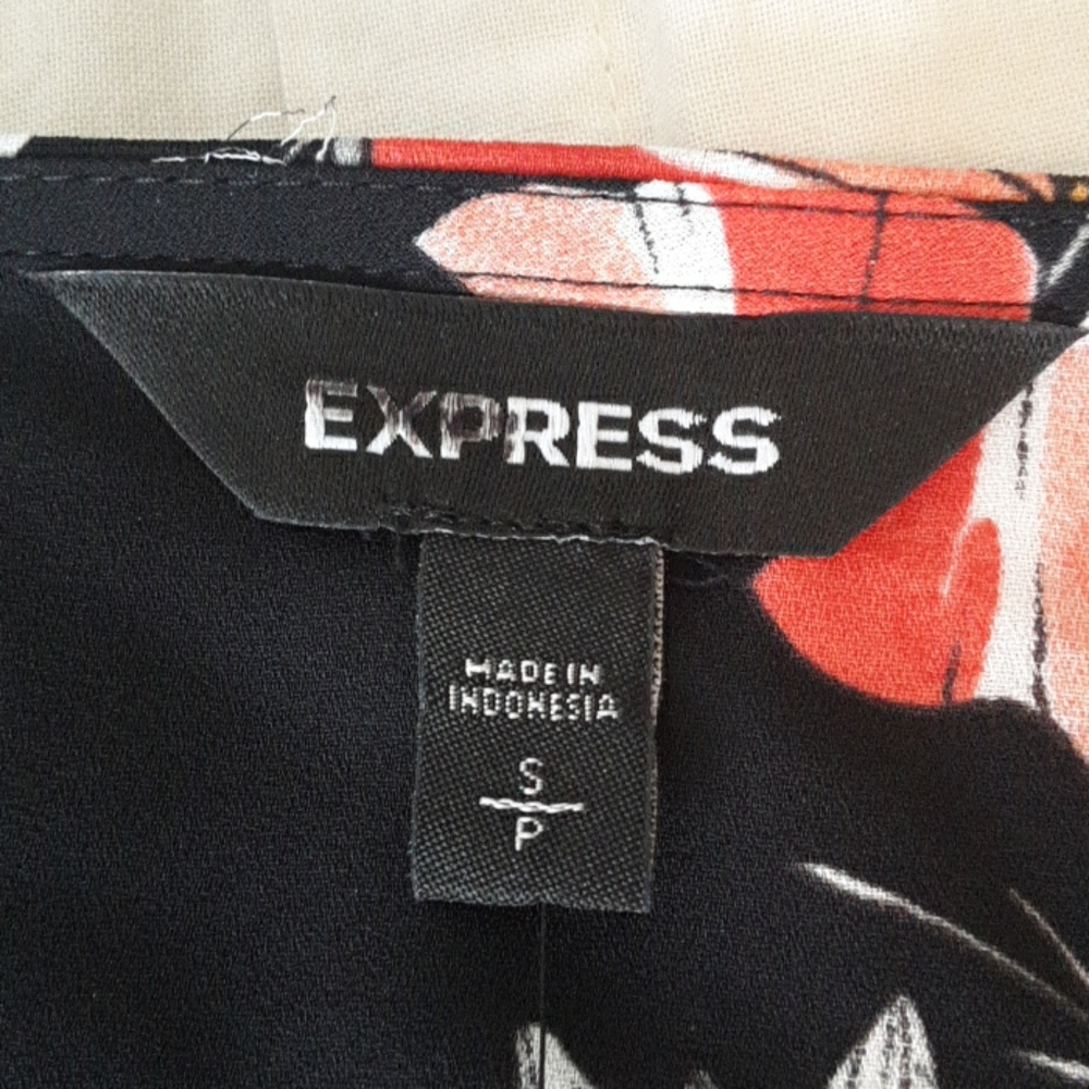 Express black blouse - Picture 4 of 6